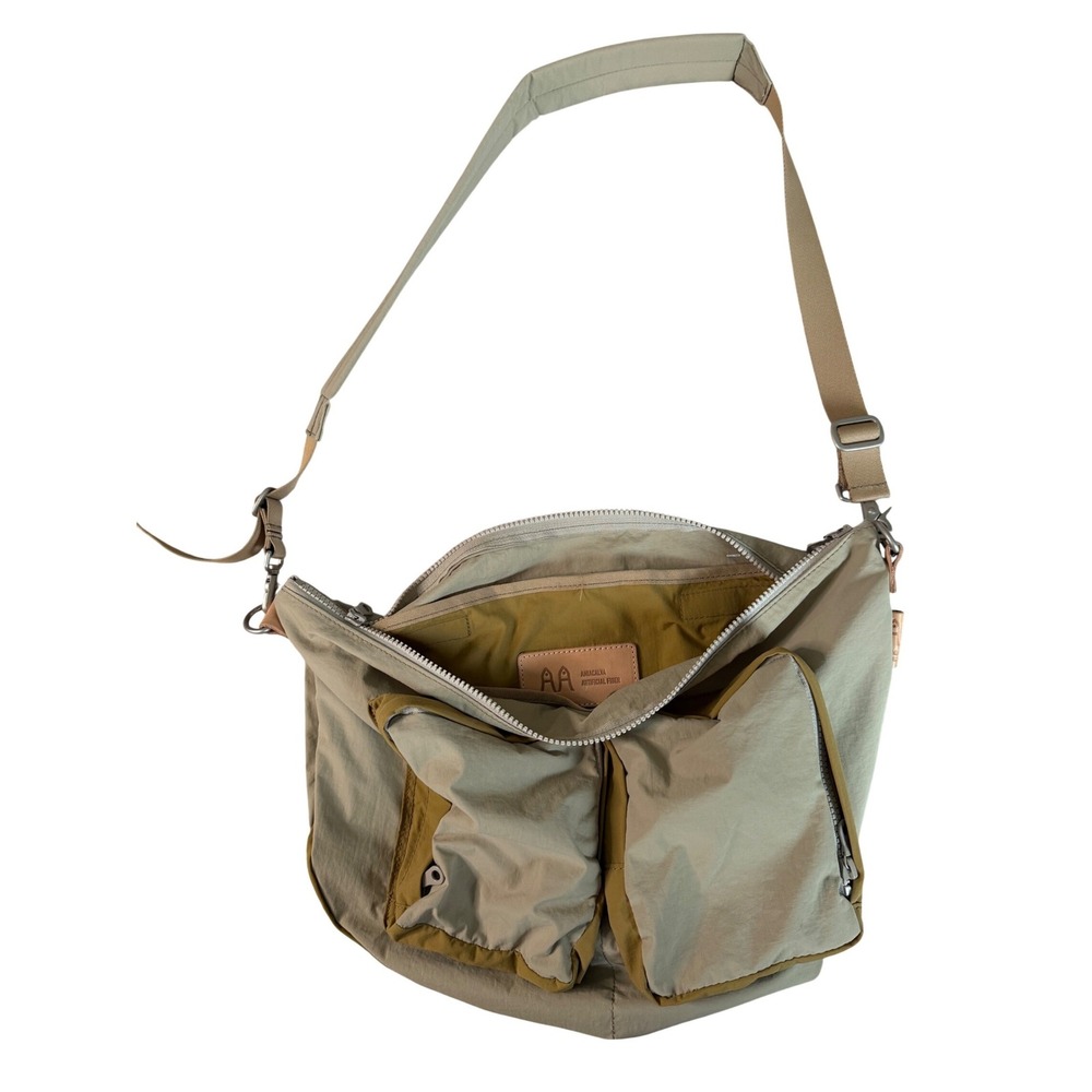 Amiacalva Gabardine Crossbody Sling‎ Bag Purse M Beige Utility Casual Normcore